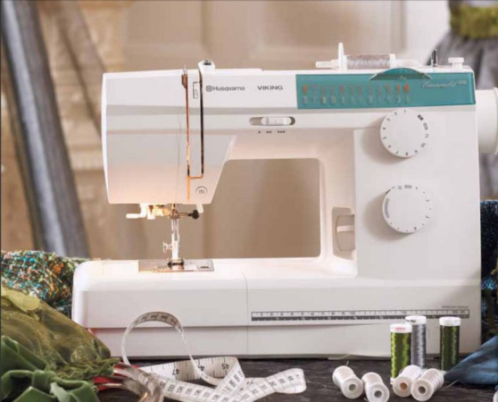 Shopty Macchina per cucire Husqvarna Emerald 118 Negozi Online