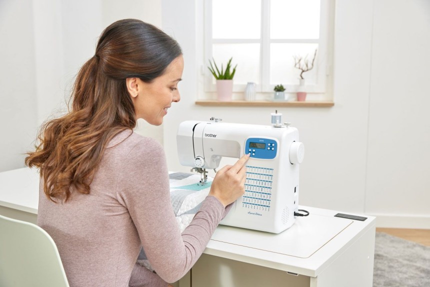 Shopty Macchina per cucire DX70SE In Vendita