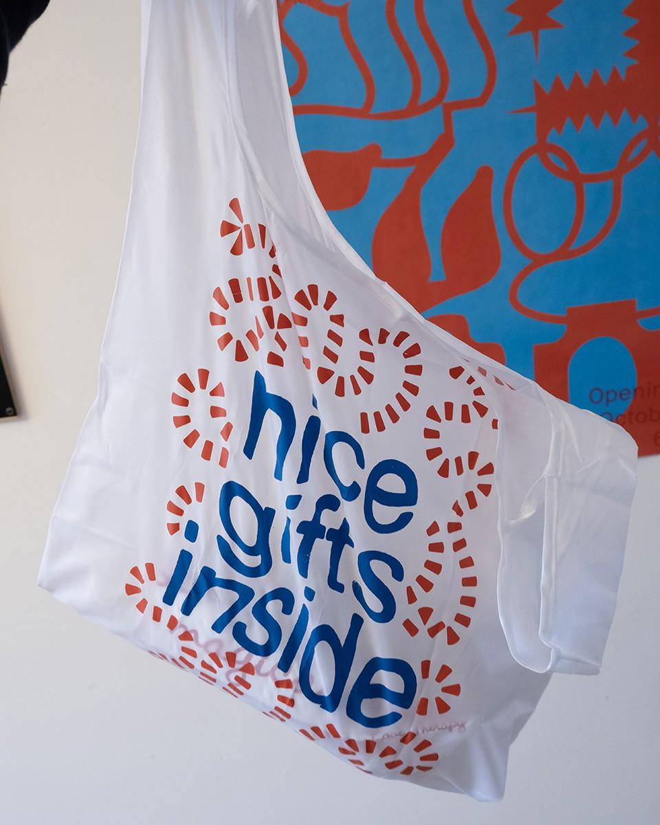 Wood'd Nice Gifts Inside Bag Convenienza
