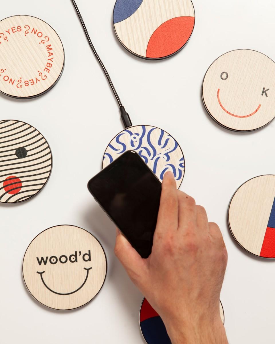 Wood'd Charger Happy Sad Italia